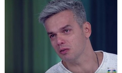 Apresentador Otaviano Costa revela que sofreu bullying na escola por causa do nome