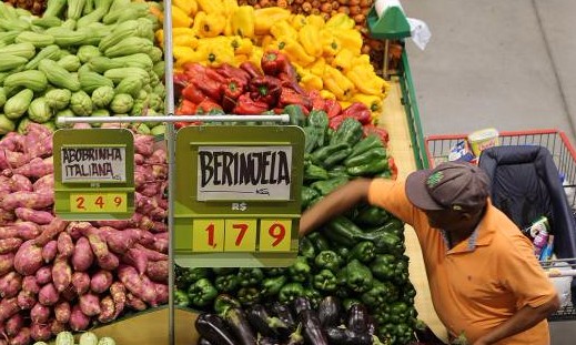Tributarista explica que deflação negativa no país necessita de muita cautela