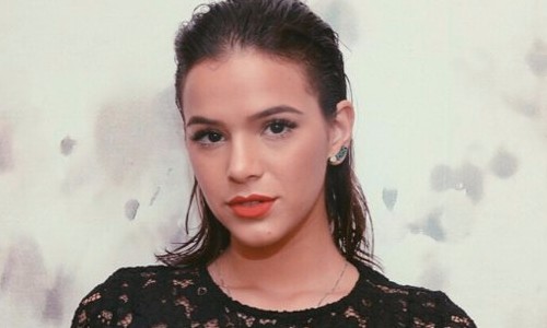 Atriz Bruna Marquezine afirma que já foi assediada nos bastidores da Globo