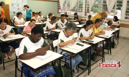 Termina nesta sexta prazo de inscrição para concluir Fundamental e Médio