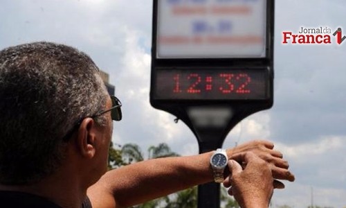 Governo decide manter horário de verão, que começa no próximo dia 15
