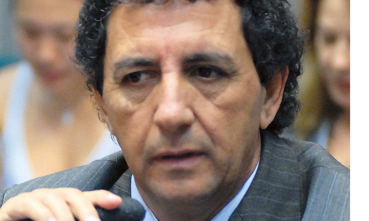 Comissão Processante deverá solicitar defesa por escrito de Gilson de Souza