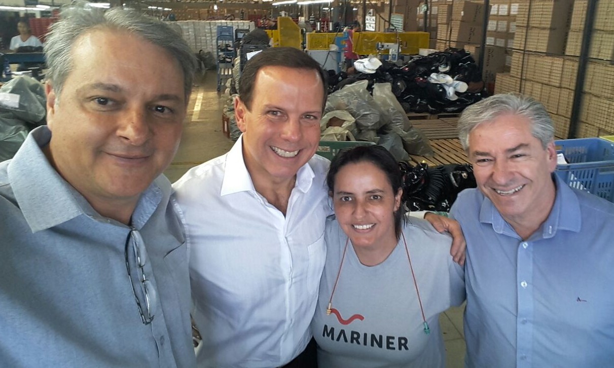 Dória chega a Franca, visita Mariner e Sindifran e segue para Congresso da Acif