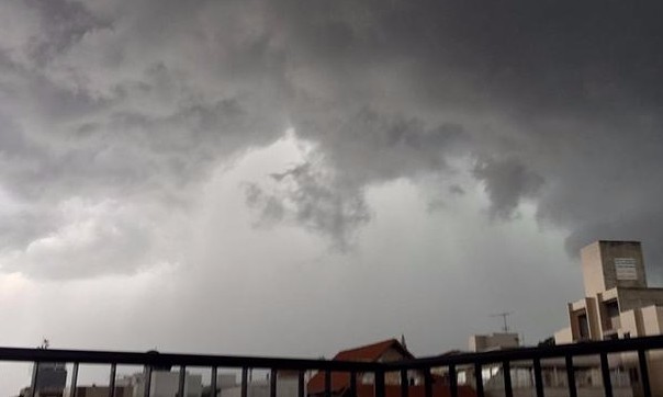 Sábado deve ser chuvoso, frio e com possibilidade de trovoadas em toda região