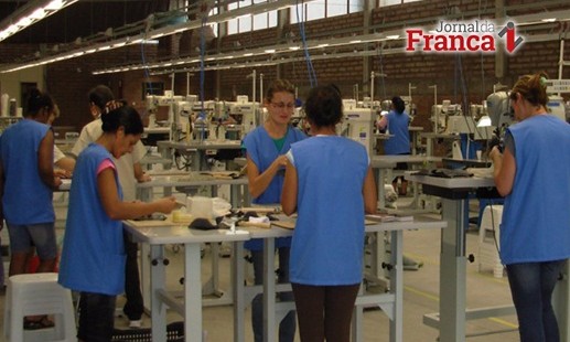Sapateiros de Jaú vão para acordo salarial. Em Franca negociação empacou