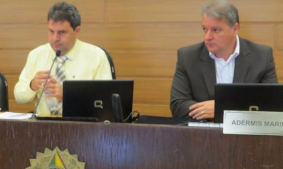 Gilson utiliza falha da Câmara para justificar “calote” nas entidades