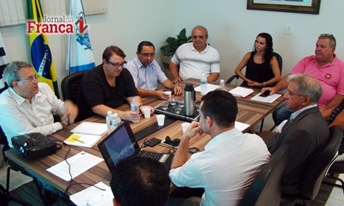 ​Prefeito Hugo e diretoria da CEMIG voltam a debater fim da demolição de ranchos