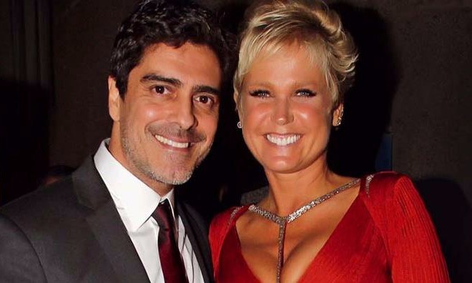 Xuxa Meneghel se declara ao namorado Junno em aniversário: ‘Pura gostosura’