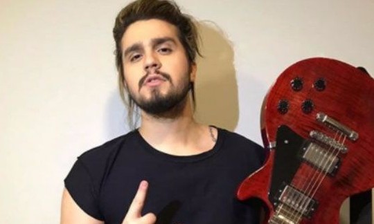 Cantor Luan Santana choca fãs ao anunciar que trocará sertanejo pelo rock