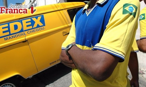 Funcionários em greve dos Correios decidem amanhã a proposta de reajuste