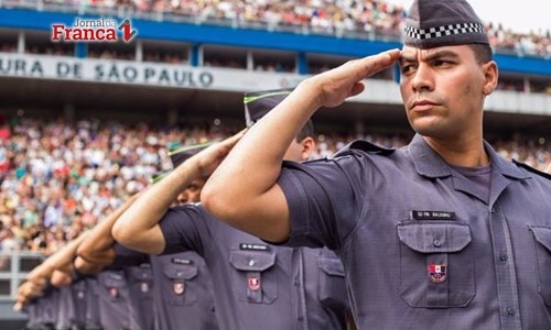 Governador sanciona lei que permite PM seguir carreira até os 60 anos
