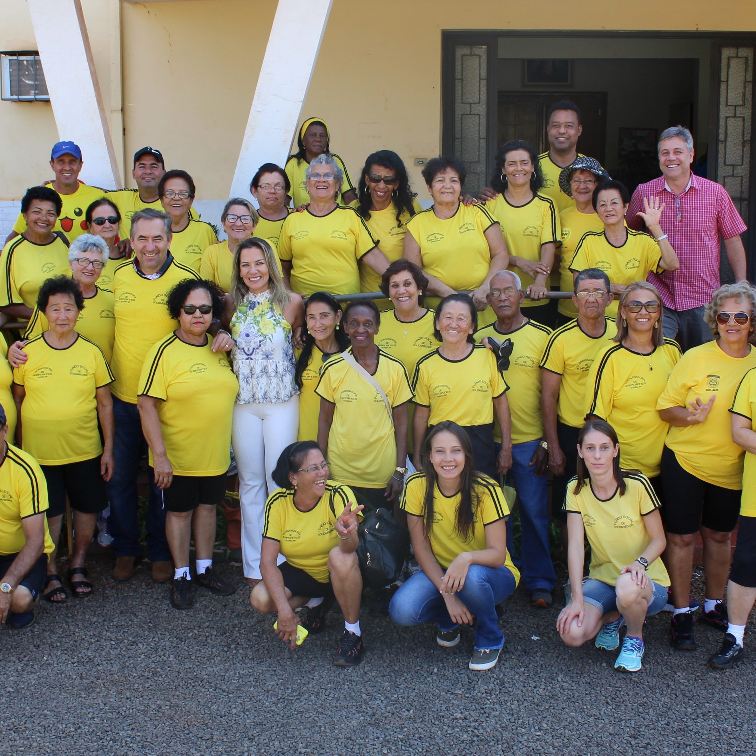 Atletas da Melhor Idade de Guaíra embarcam para o JORI 2017 em Bebedouro