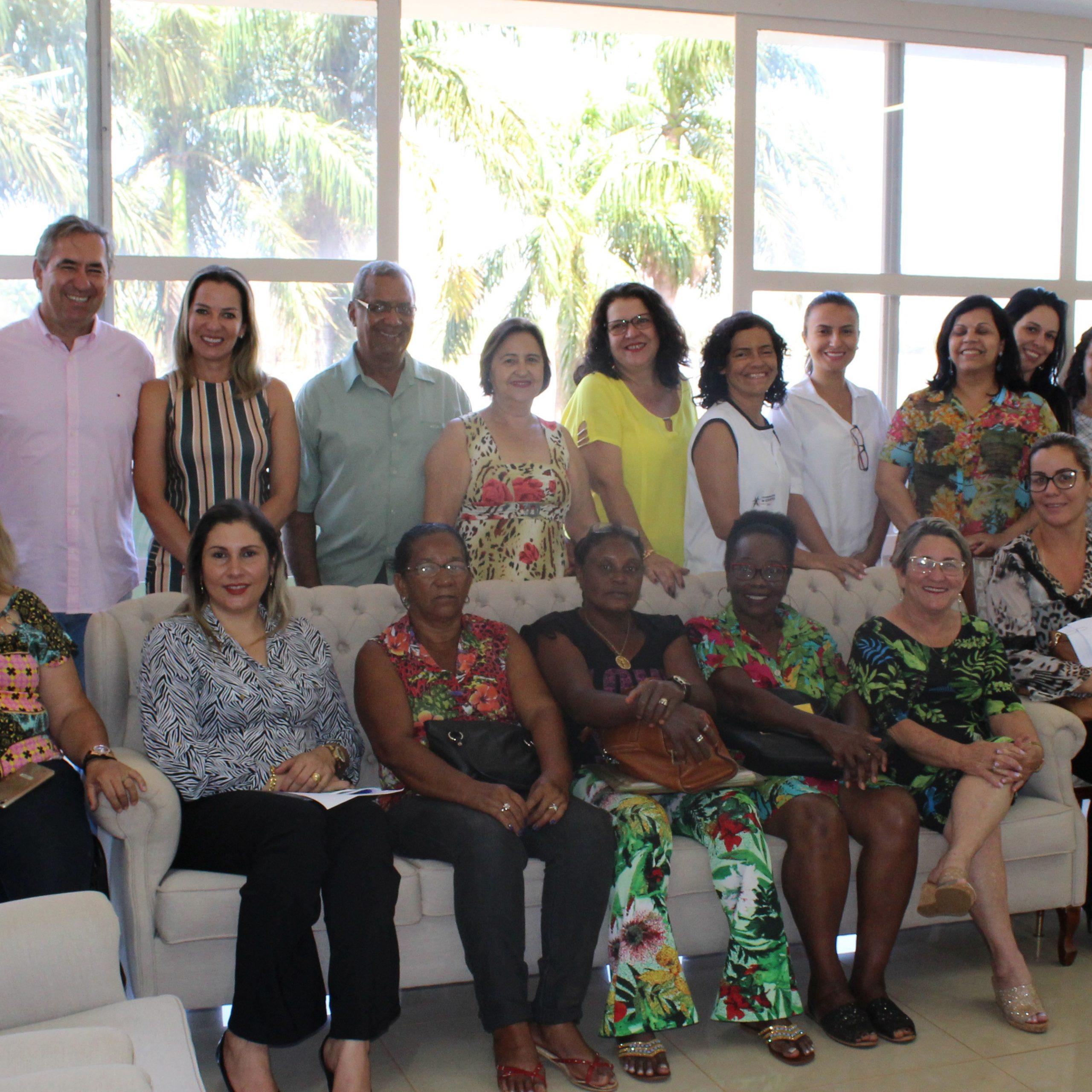 Prefeito empossa Conselho Municipal dos Direitos da Mulher de Guaíra