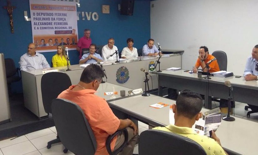 Deputado visita Cristais Paulista e recebe pedido de R$ 900 mil em verbas