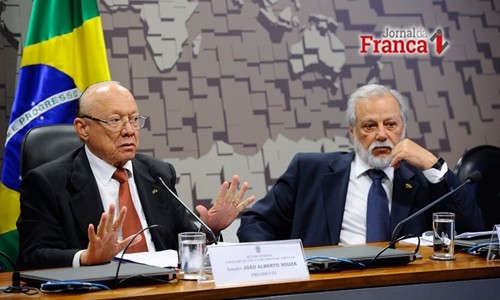 Após relatório de Airton, Comissão de Ética adia decisão sobre petista