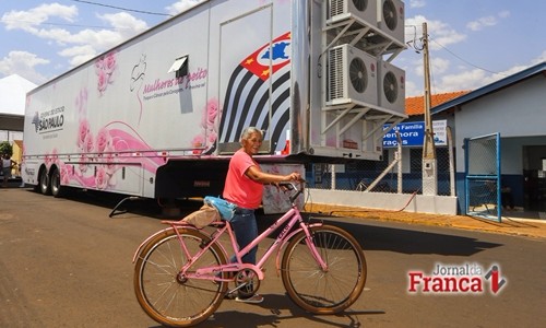Carreta da mamografia chega a Guará, que recebe recurso para ambulância