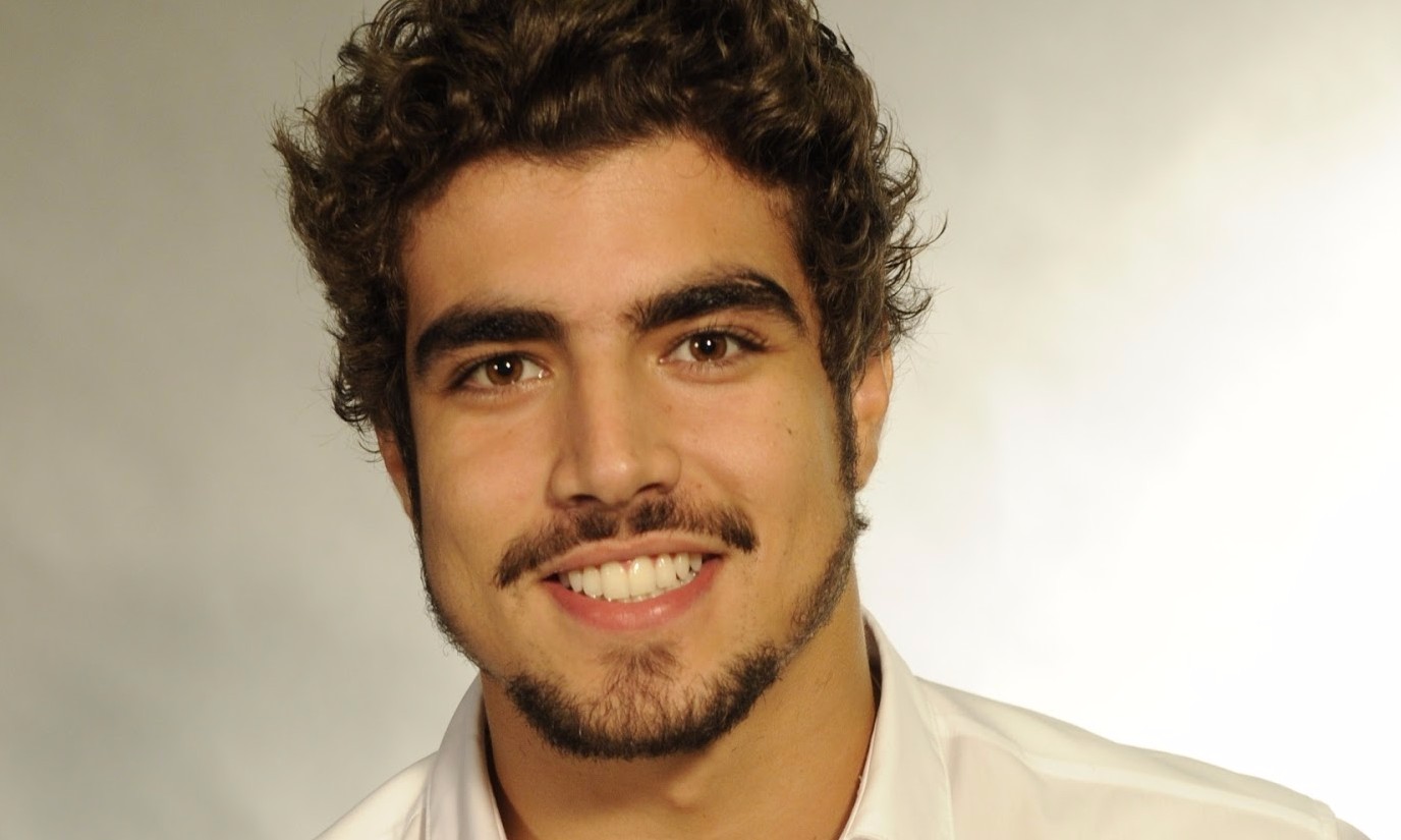 Ator Caio Castro revela que pretende deixar o Brasil em 2018, por 10 meses