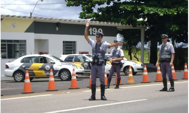 Polícia Rodoviária intensifica fiscalização durante feriadão na região