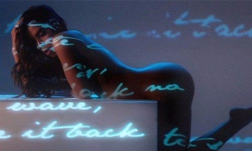 Funkeira Anitta aparece completamente nua em novo clipe gravado em inglês