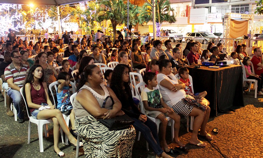 ACIF faz sessão de cinema gratuito na Concha Acústica na quarta-feira