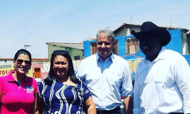 Vereadores visitam feira livre e recebem diversas reclamações de feirantes