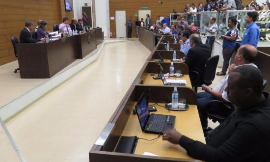 Veto às impositivas do ano que vem será votado na próxima terça na Câmara