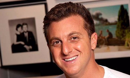 Luciano Huck é obrigado a pagar indenização e retirar cerca de sua casa em Angra