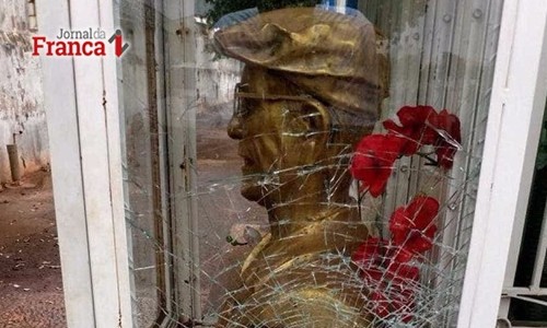 Túmulo do médium Chico Xavier é vandalizado em cemitério de Uberaba
