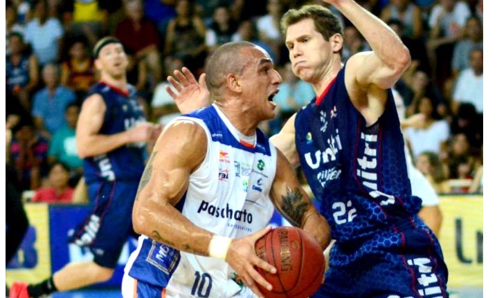 Bauru derrota o Pinheiros e garante sua vaga na semifinal do campeonato