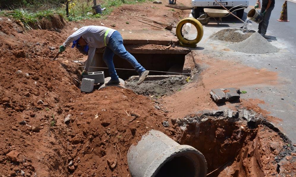 Para evitar inundações, Prefeitura amplia galerias pluviais no Jardim Palmeiras