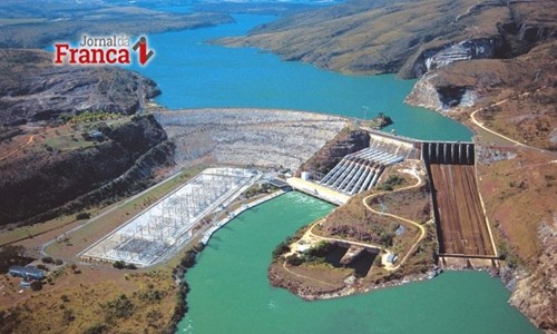 Deputados articulam frente contra a privatização de usinas de Furnas na região