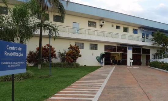 Promessa de Gilson de pôr cobertura para pacientes no HC completa meio ano
