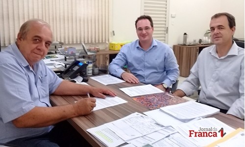 ​Prefeito de Rifaina assina com a Caixa convênio para verba de R$ 295 mil