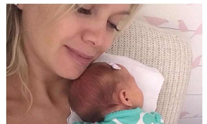 ‘Manuela é calminha e fofinha’, diz apresentadora Eliana sobre a filha