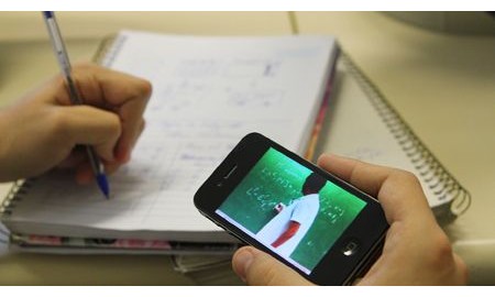 Celular poderá ser utilizado em sala de aula para fins pedagógicos