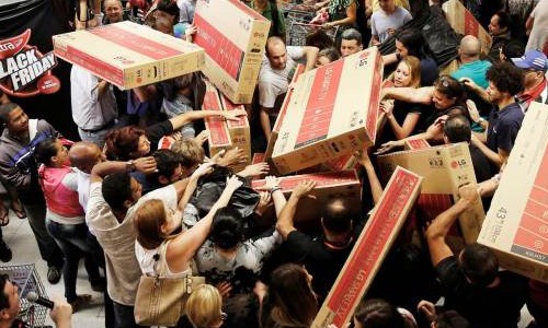 Black Friday antecipa Natal de mais de 40% dos consumidores, revela ACIF