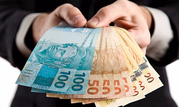 Procon de SP dá dicas para consumidor não ficar endividado no fim de ano