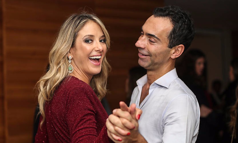 Apresentadora Ticiane Pinheiro e jornalista Cesar Tralli se casam em segredo