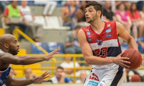 Petrovic convoca 14 atletas para partidas da seleção contra Chile e Venezuela