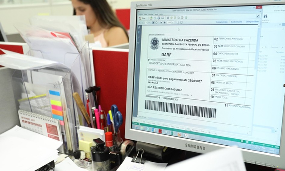 Empresas gastam 1.958 horas e R$ 60 bilhões/ano por causa da burocracia