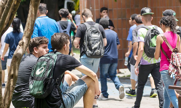 Banco Santander oferece bolsas de estudo a alunos das Fatecs