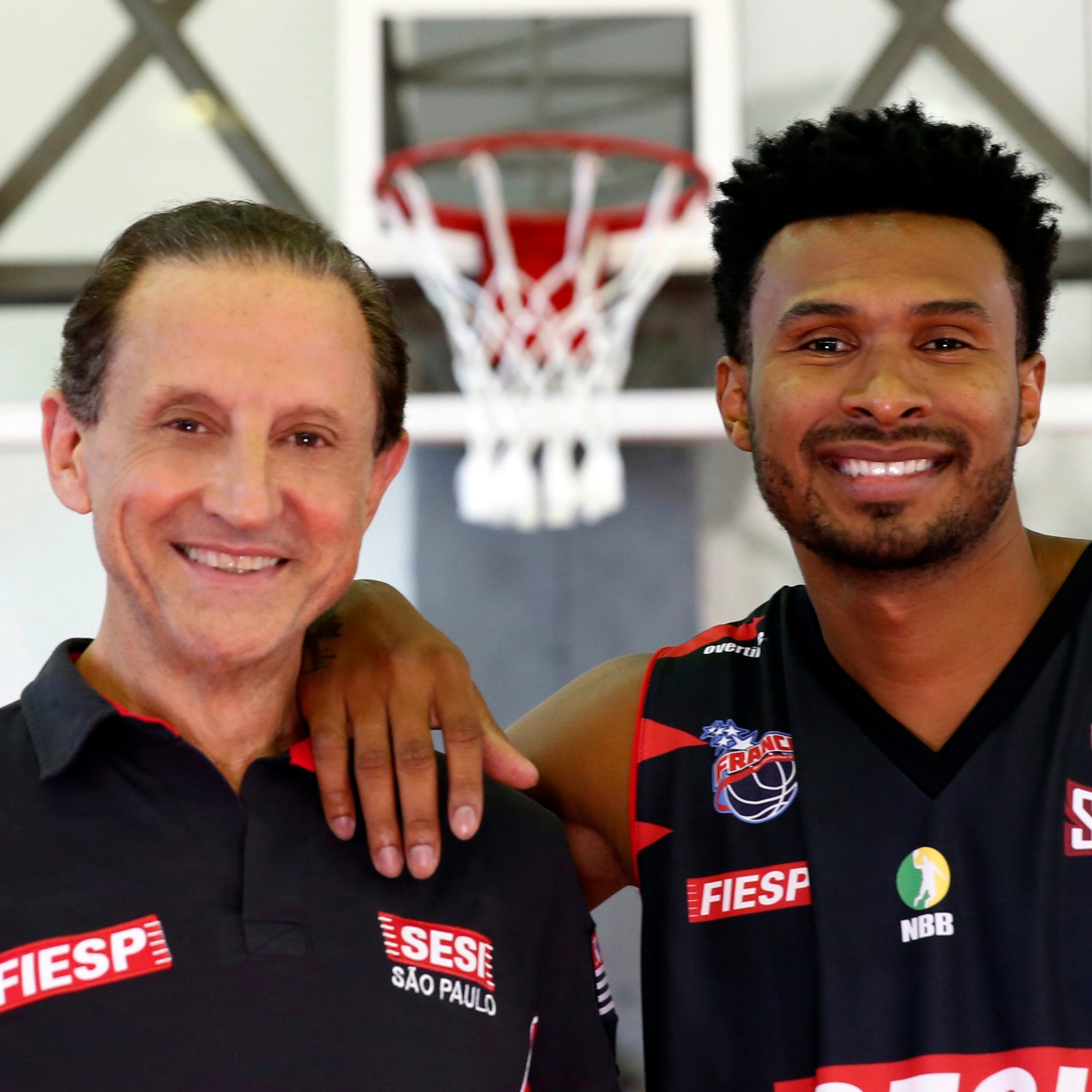 Vencedor da NBA, jogador Leandrinho é confirmado pelo Sesi Franca Basquete
