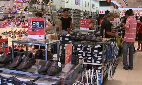 Lojas de Franca superam a indústria e fecham outubro com 198 novos postos