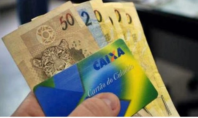 Francanos têm que correr para sacar abono salarial do PIS relativo ao ano de 2015