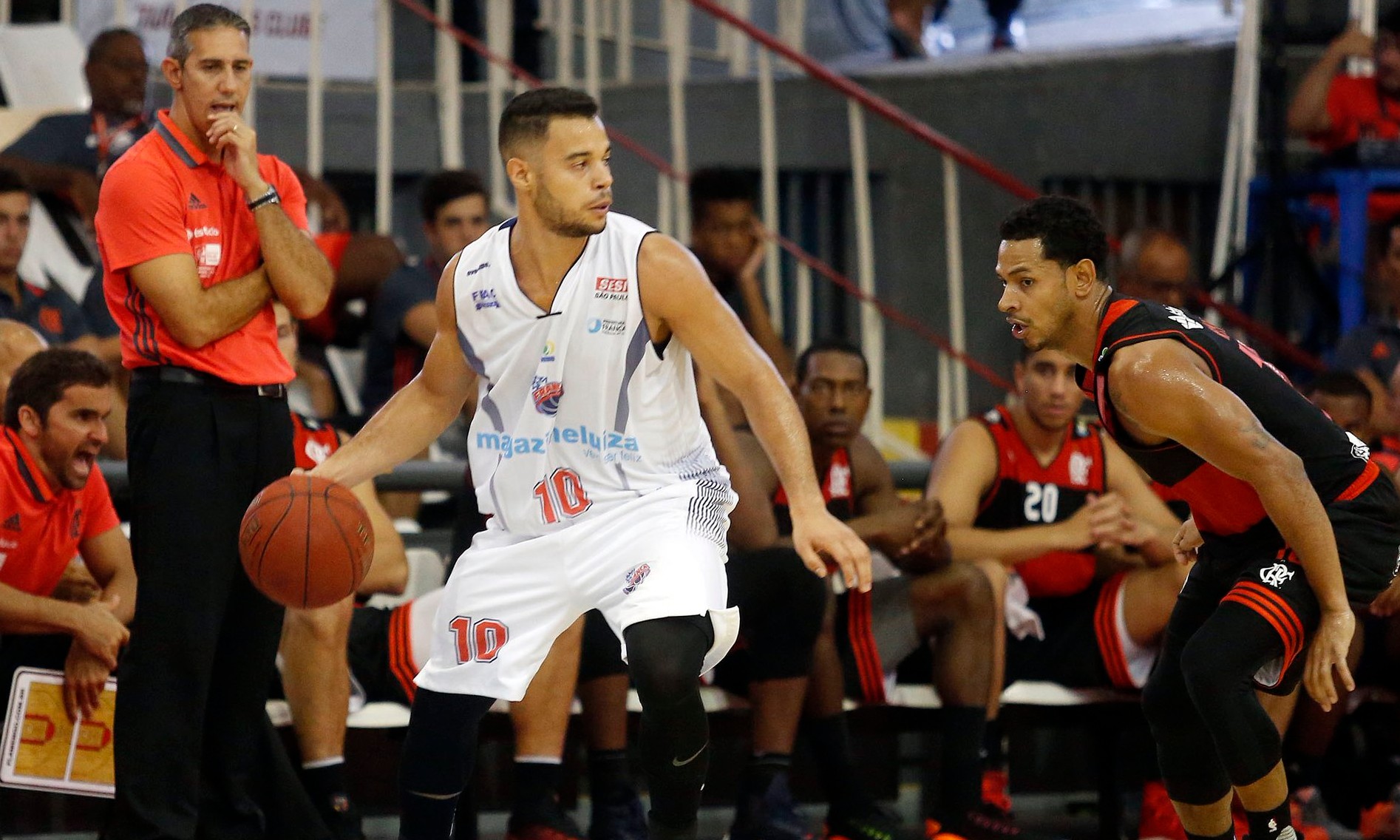 Sesi Franca Basquete faz bela partida, atropela o Pinheiros e entra no G-4