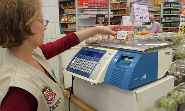 IPEM autua 29% dos supermercados com peso de produto incorreto