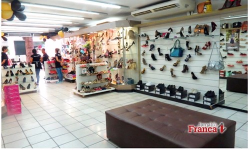 Varejo calçadista investe em tecnologia para crescer em mercado de R$ 44 bi