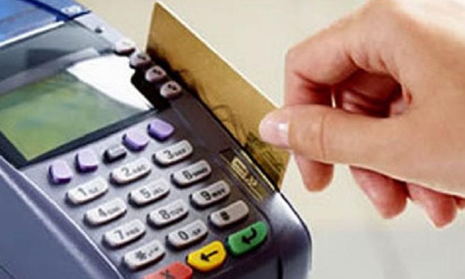 Cartão de crédito: período favorece compras por impulso e longas dívidas