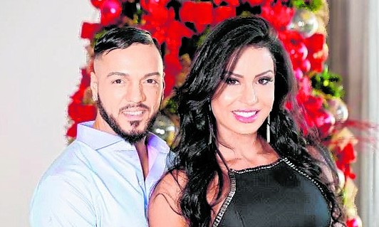 Processado por aluguéis atrasados, cantor Belo deixa mansão na calada da noite