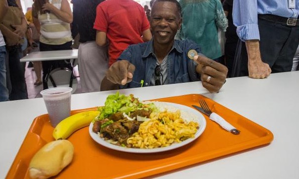 Maior programa de alimentação do Brasil, Bom Prato faz 17 anos